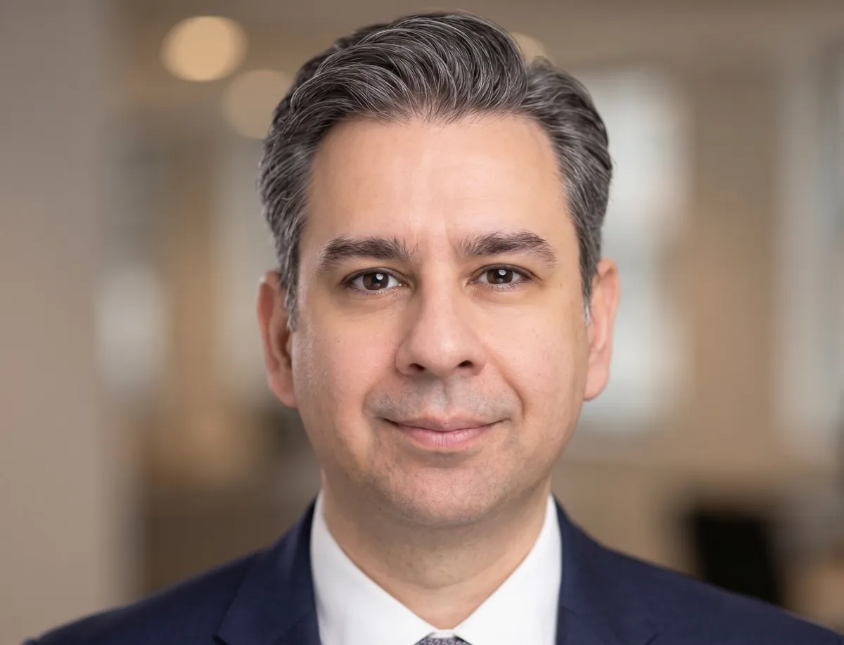 Portrait of Dr. Soroush Sabbaghan